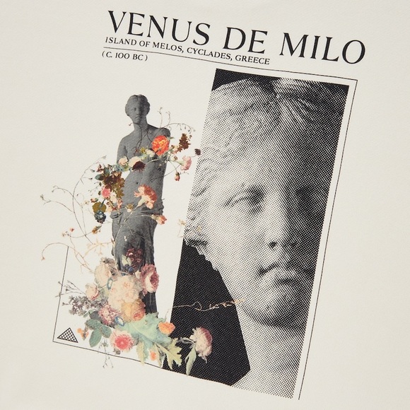 [SOLD] Uniqlo Louvre museum sweater cream - Picture 3 of 5